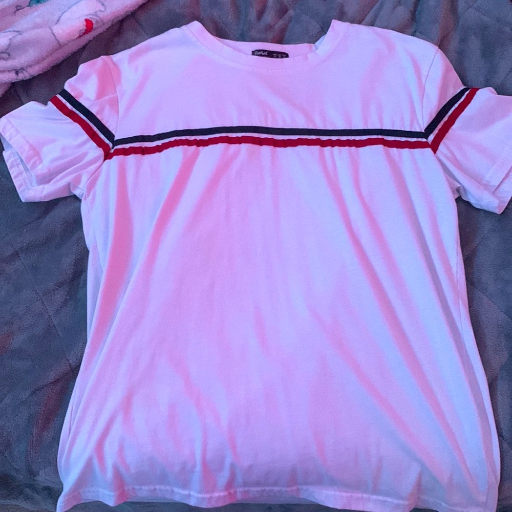 White t-shirt w red and blue stripe Size: Small